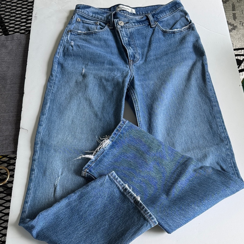 Abercrombie & Fitch The 90’s Straight Ultra High Rise size 27 / 4 S